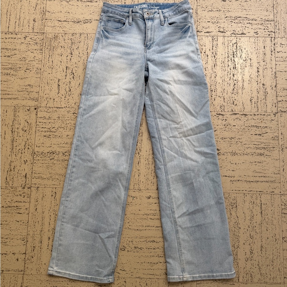 Light Blue Women’s 
Jeans